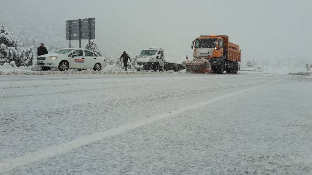 Konya-Antalya yolunda kar var mı? İşte Alacabel'den en yeni kareler 4